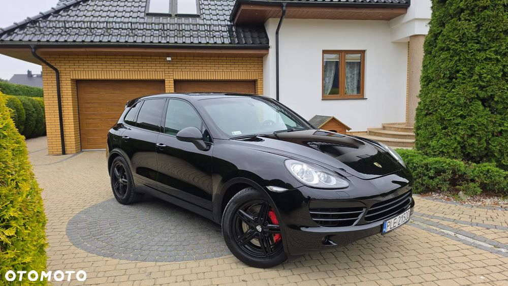 Porsche Cayenne 2011 photo 2