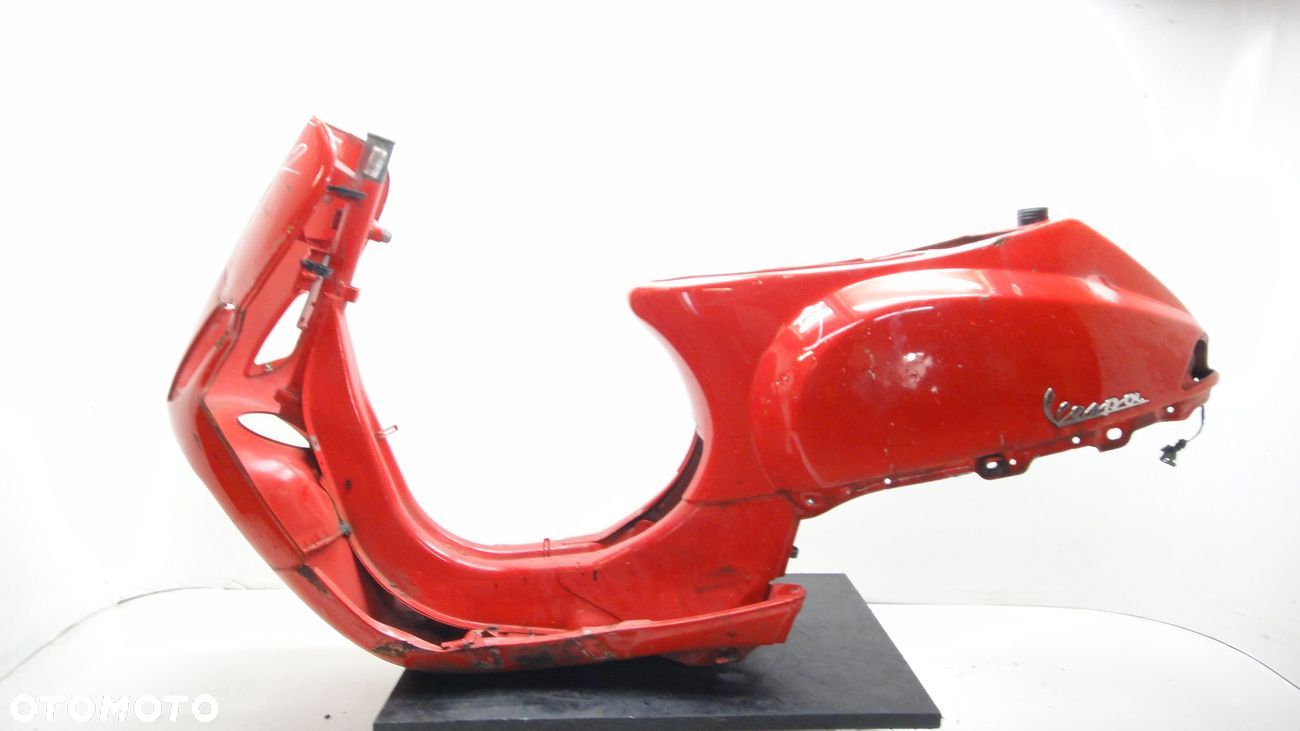 Piaggio Vespa Lx 125 Rama Karoseria - 1