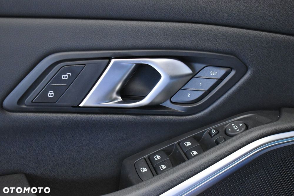 BMW Seria 3 - 21
