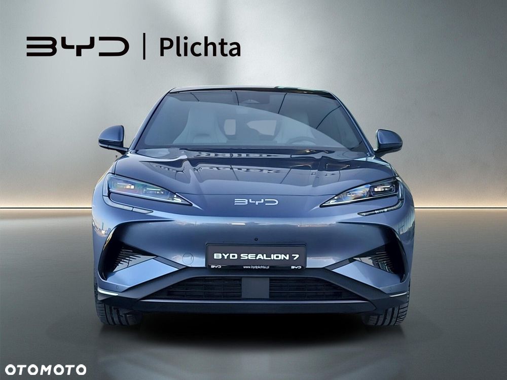 BYD Sealion 7 - 8