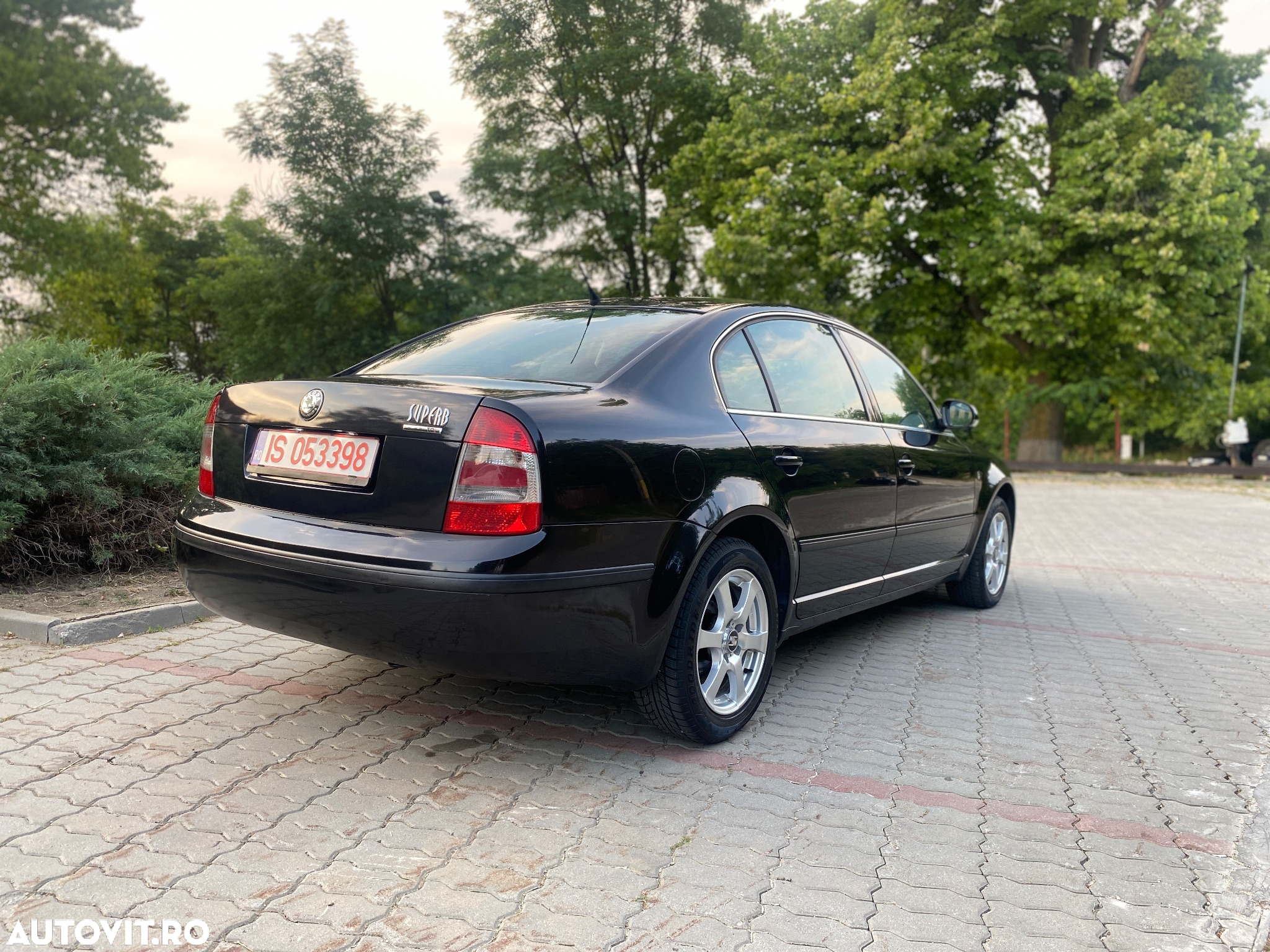 Skoda Superb 2.0 TDI Elegance - 3