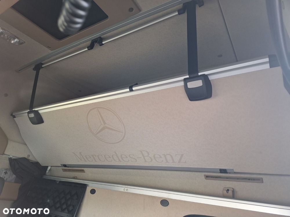 Versalift Actros 1845 - 19