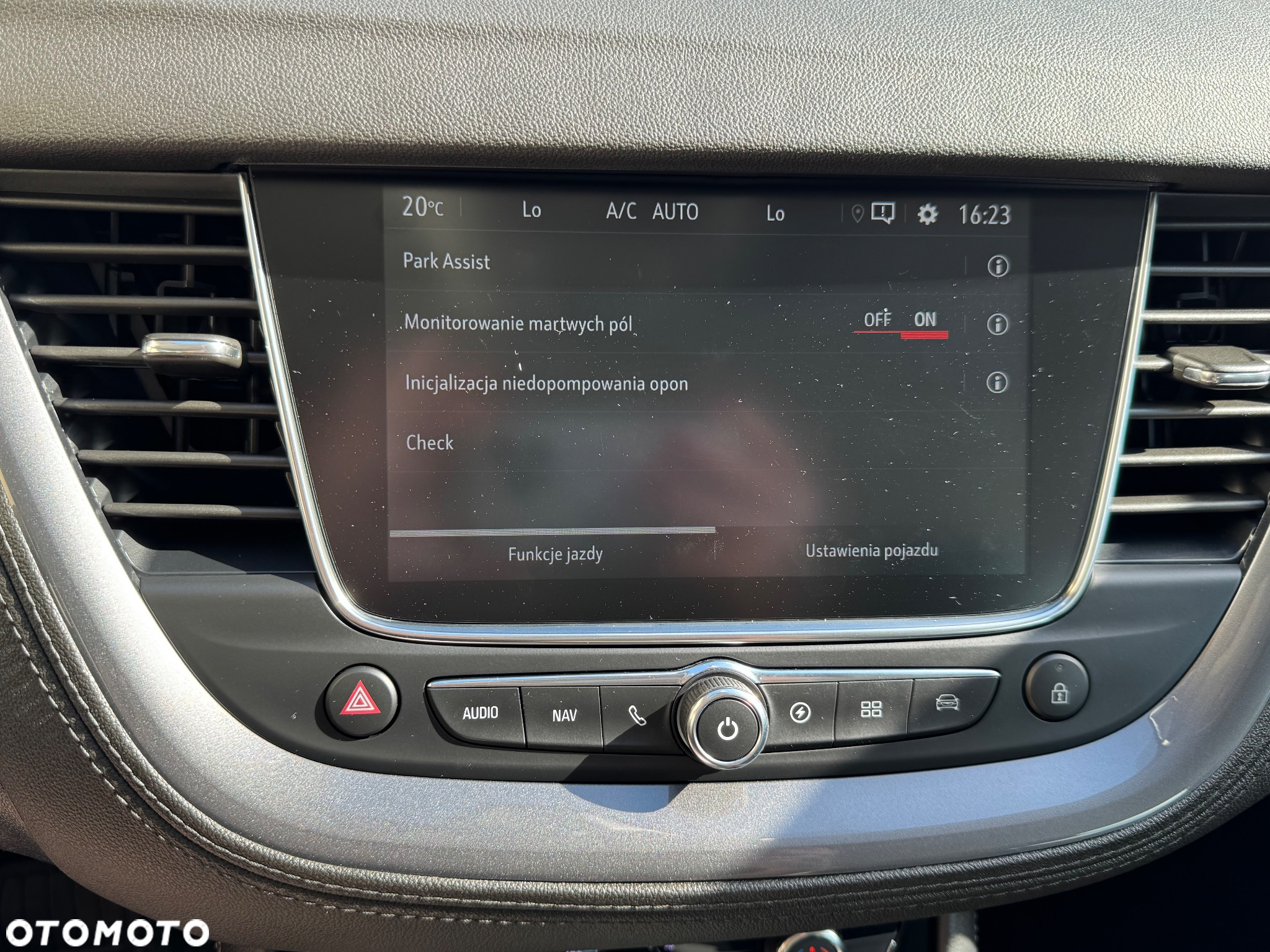 Opel Grandland X Plug-in-Hybrid4 1.6 DI Start/Stop Elegance - 26