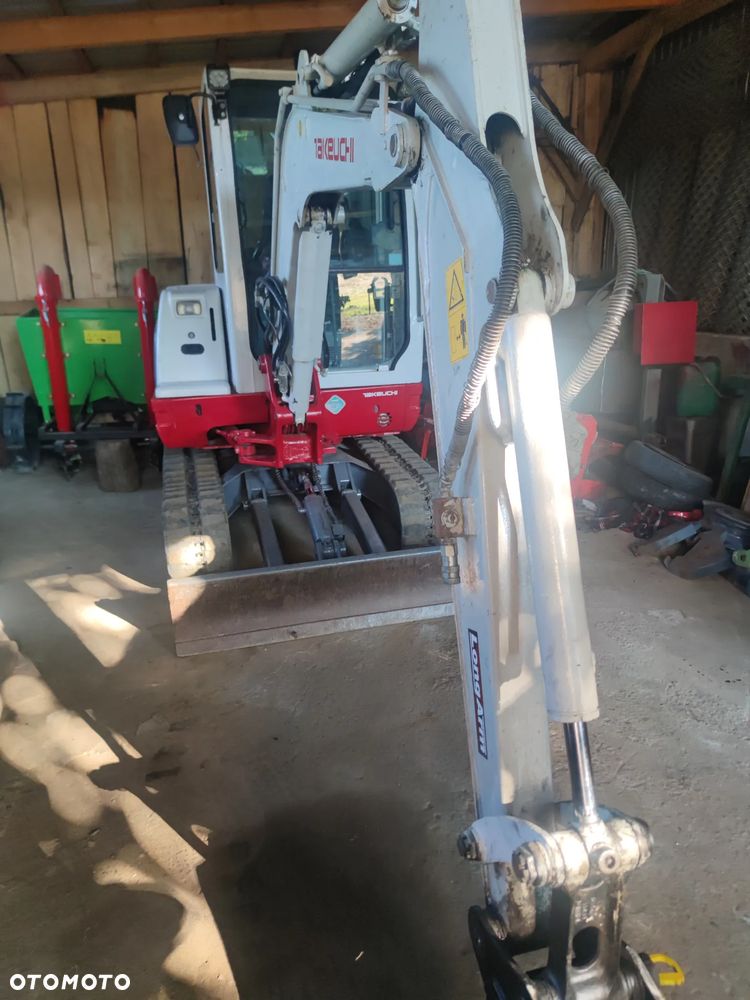 Takeuchi TB228 - 1
