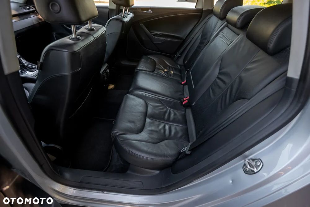 Volkswagen Passat Variant 3.2 V6 FSI 4Motion DSG Highline - 20