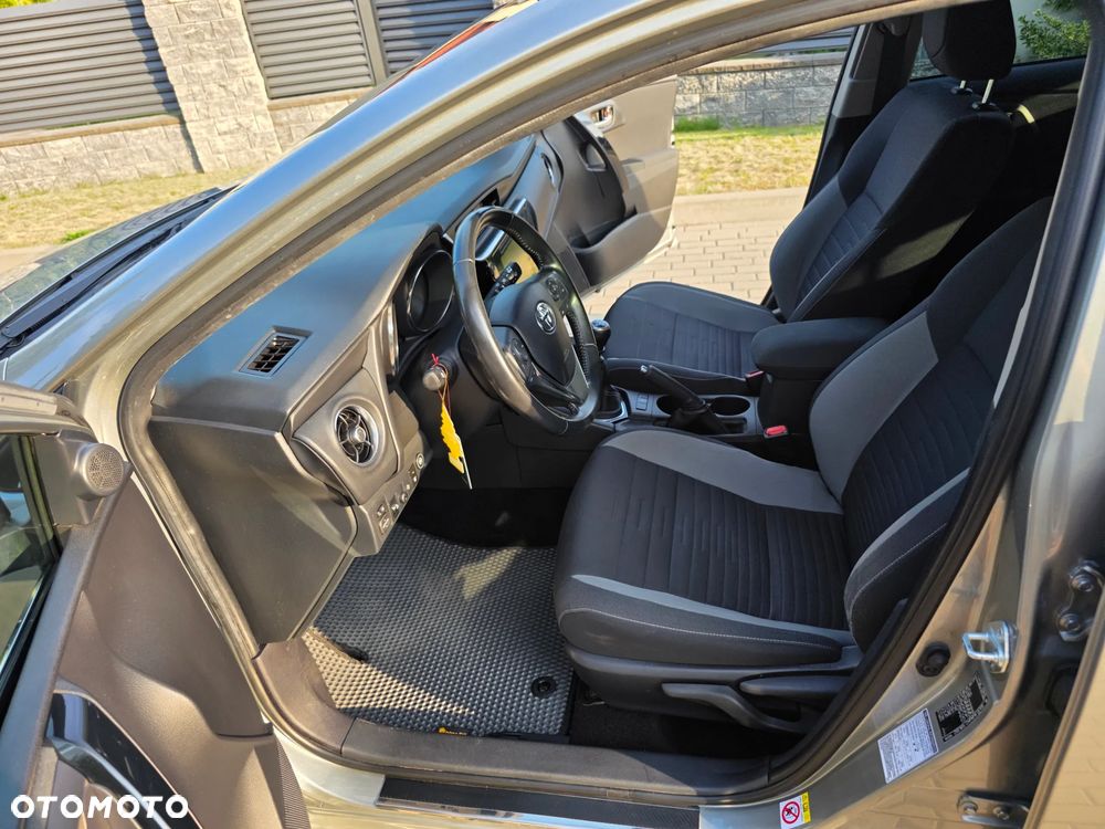Toyota Auris 1.6 Premium - 31