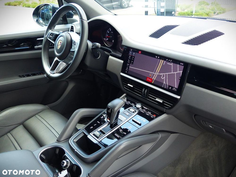 Porsche Cayenne Platinum Edition - 23