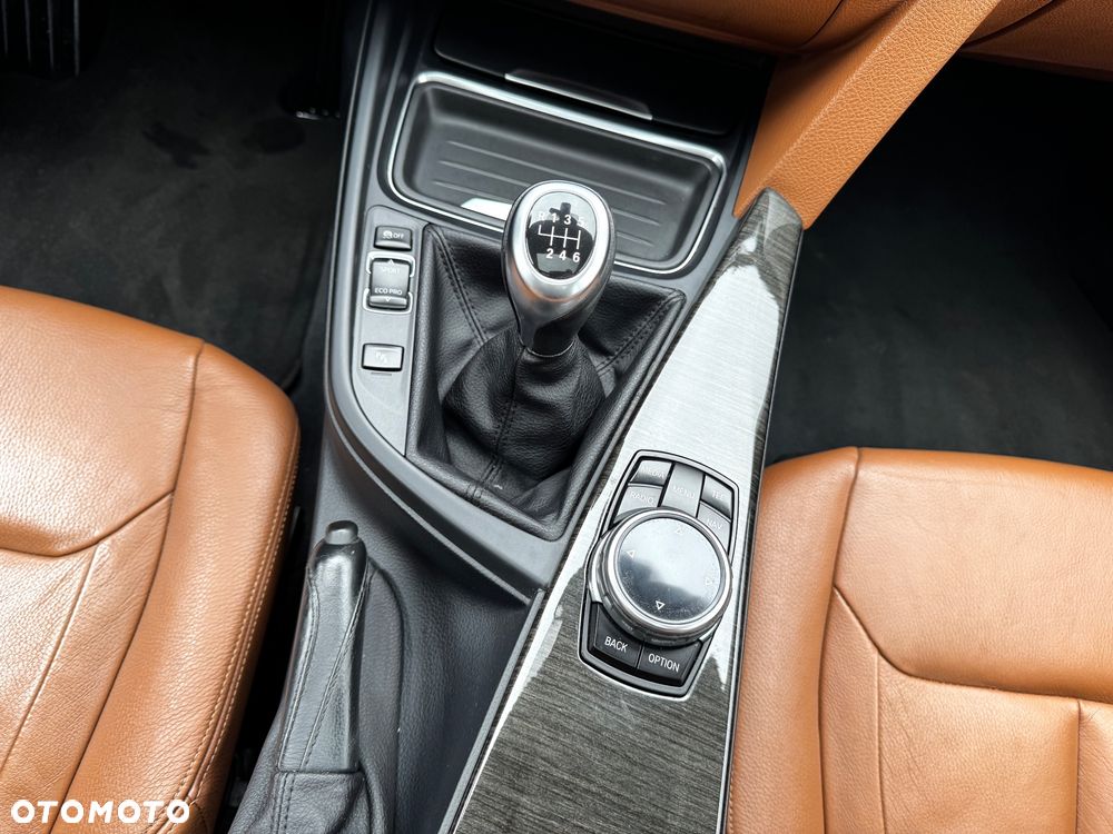 BMW Seria 3 320d Luxury Line EU6 - 13