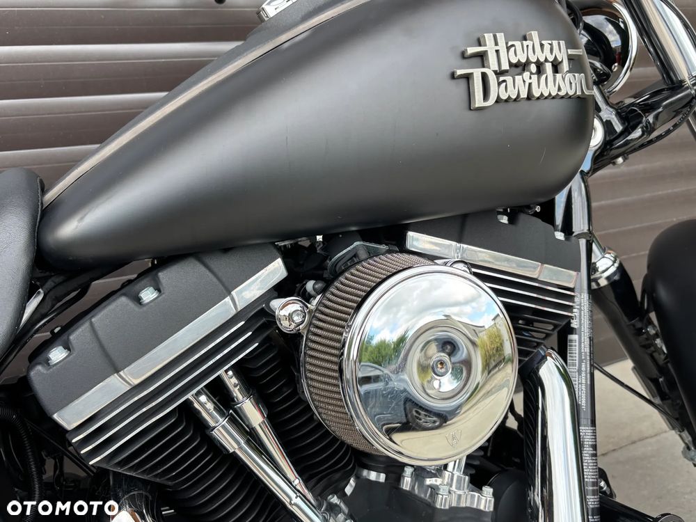 Harley-Davidson Dyna Street Bob - 11