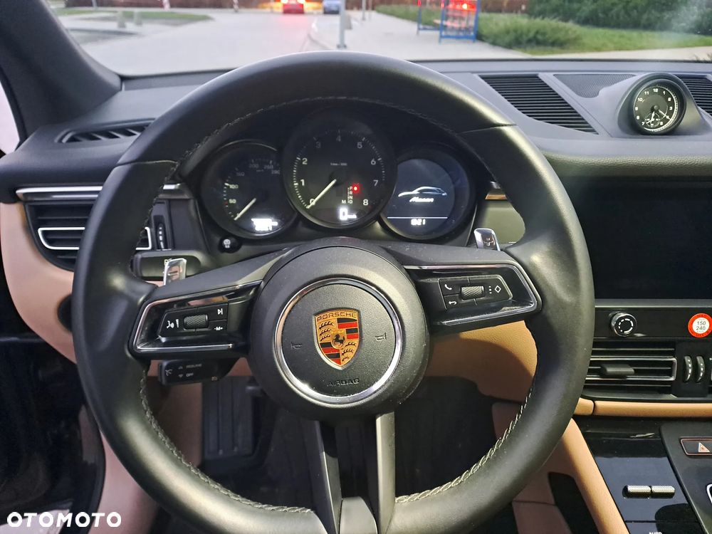 Porsche Macan Standard - 24