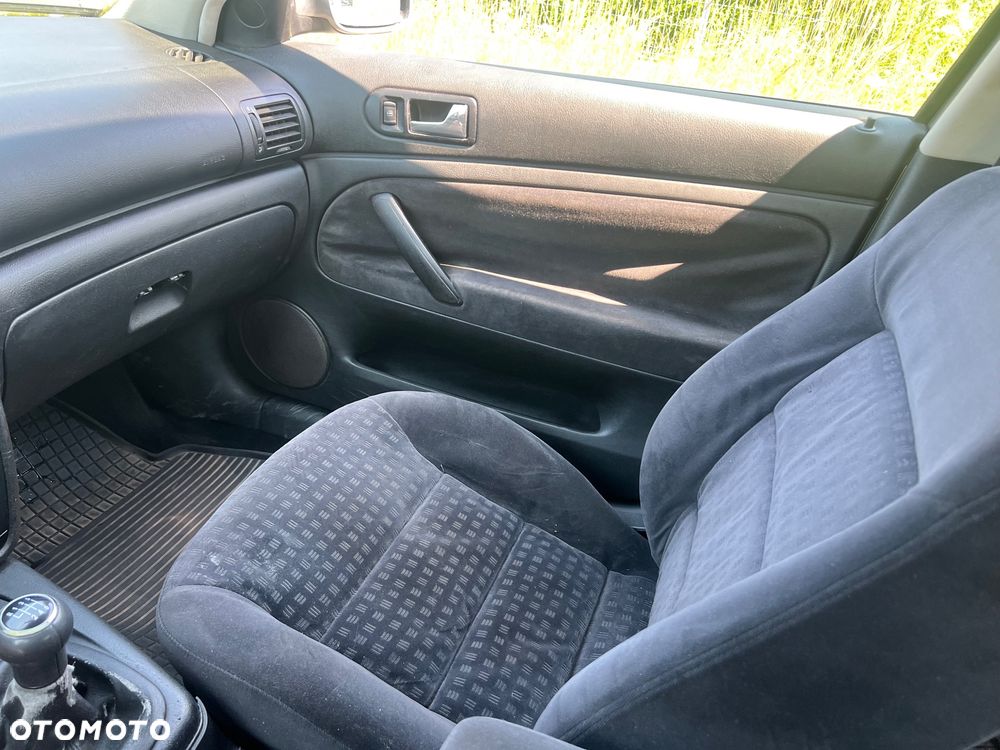 Volkswagen Passat 1.9 TDI Trendline - 13