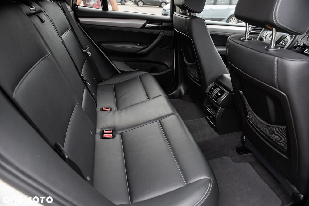 BMW X3 sDrive18d xLine - 29