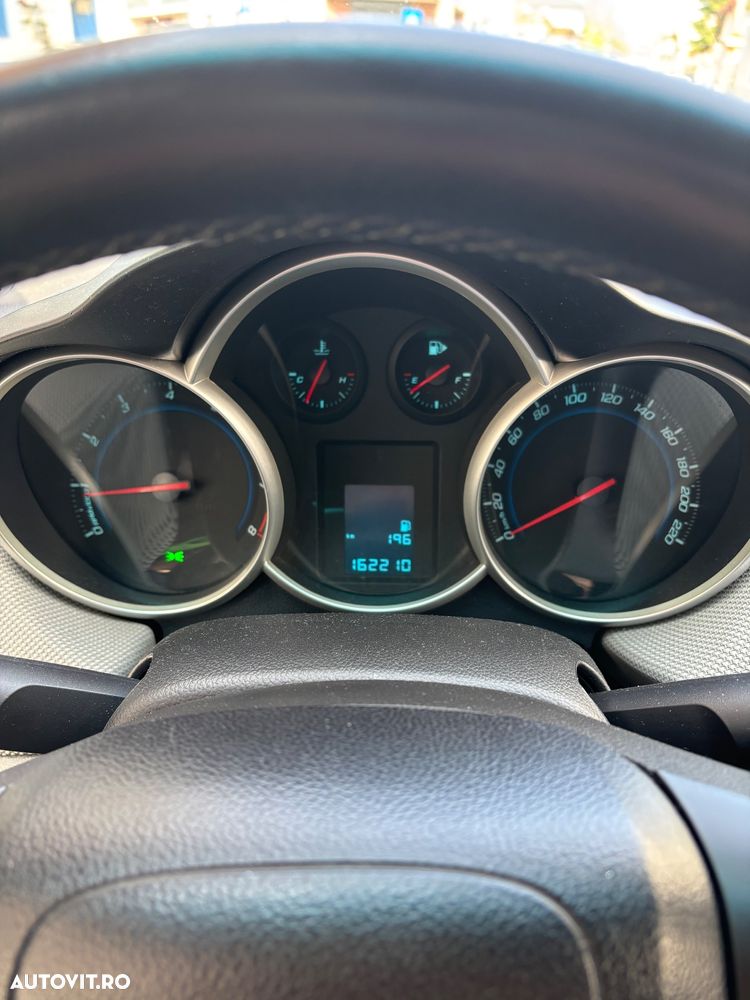 Chevrolet Cruze 1.6 DOHC LS+ - 5