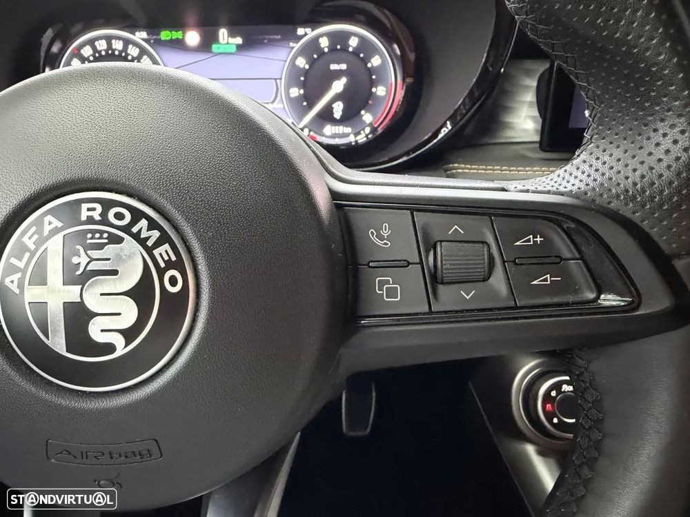 Alfa Romeo Tonale 1.3 Plug-In Hybrid Edizione Speciale e-AWD - 32