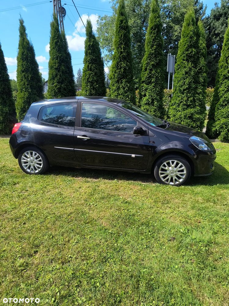 Renault Clio - 1