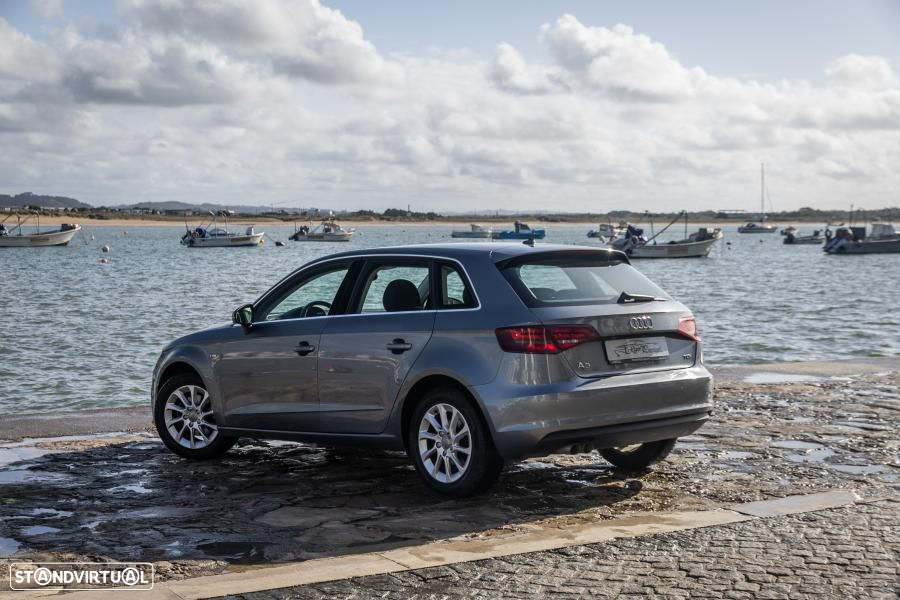 Audi A3 Sportback 2.0 TDI - 10