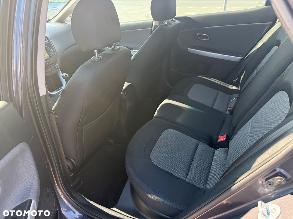 Kia Ceed 1.4 CVVT Dream-Team Edition - 14