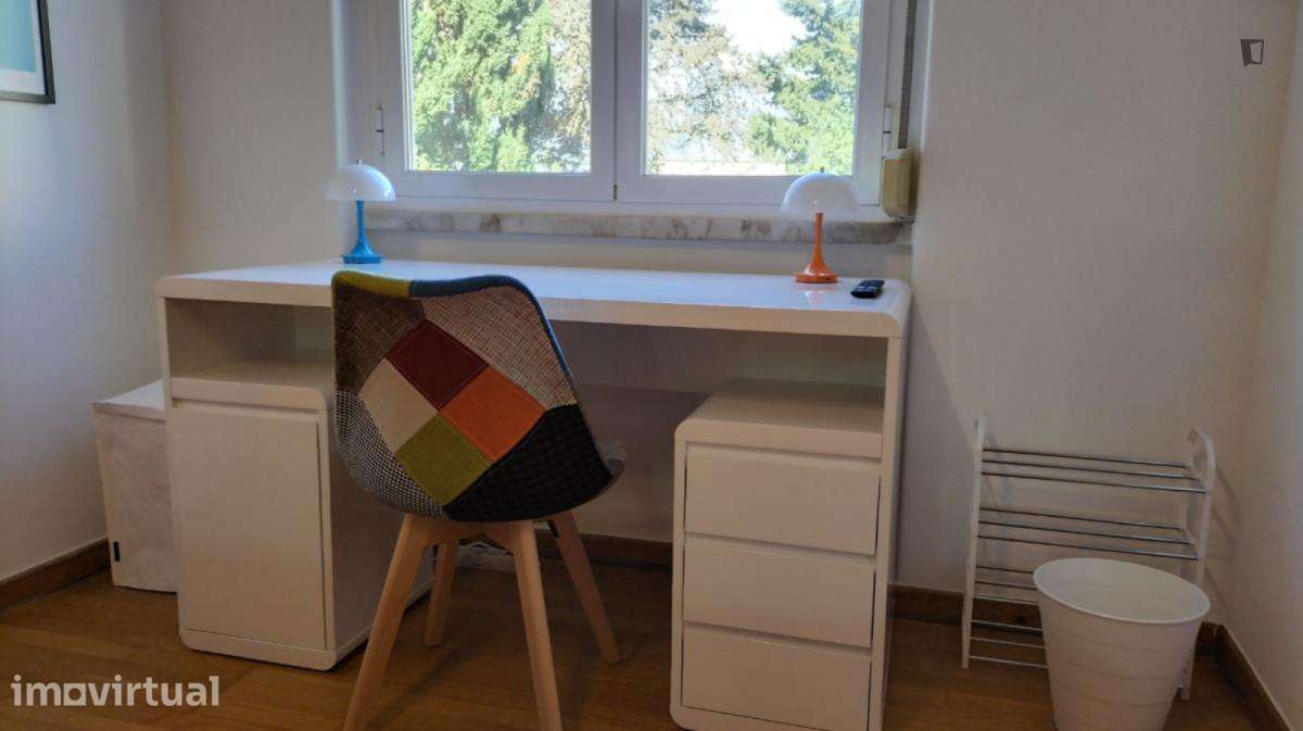 Quarto - localizado em Oeiras Lisbon - Grande imagem: 5/11