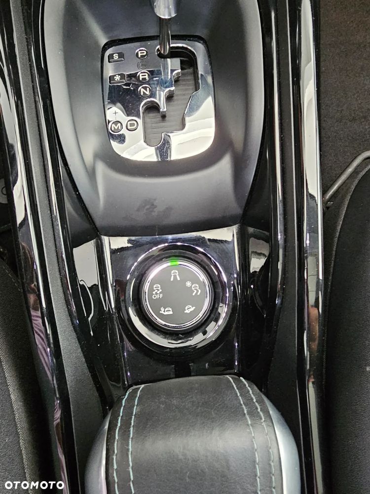 Peugeot 2008 PureTech 110 GPF Stop&Start EAT6 Signature - 13