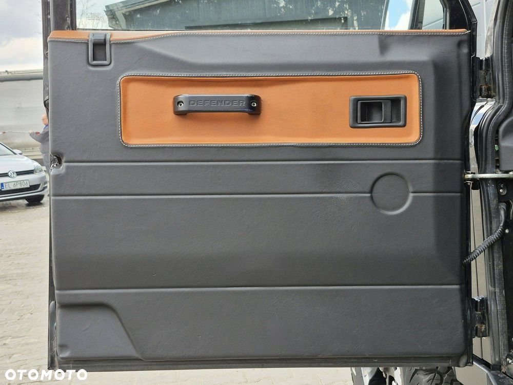 Land Rover Defender 2.2 TD4 E - 23