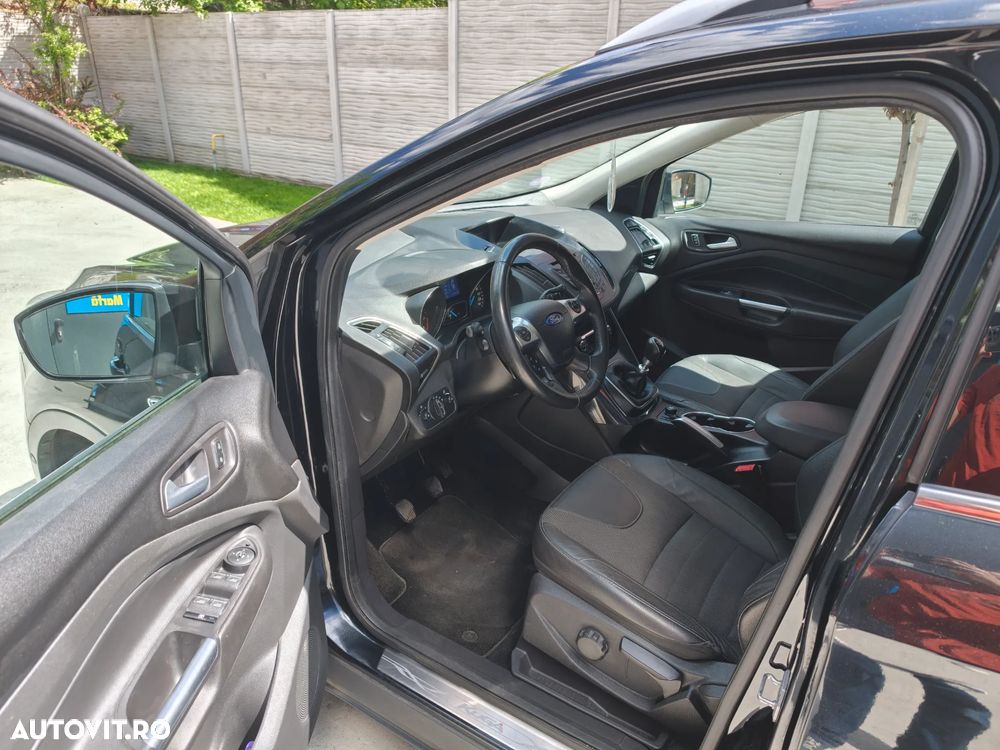 Ford Kuga 1.6 EcoBoost 2x4 Titanium - 10
