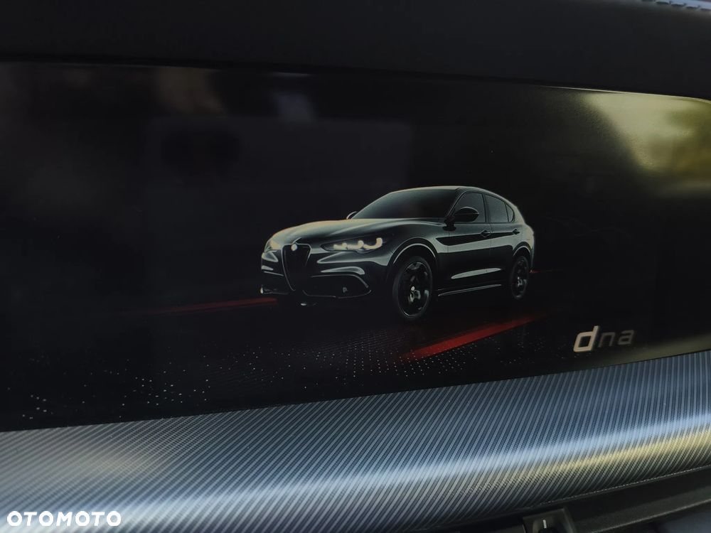 Alfa Romeo Stelvio 2.0 Turbo 16V AT8-Q4 Veloce Ti - 15