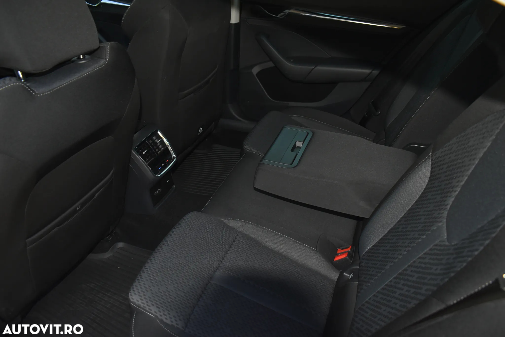 Skoda Octavia 1.0 TSI DSG Mild Hybrid Style - 8