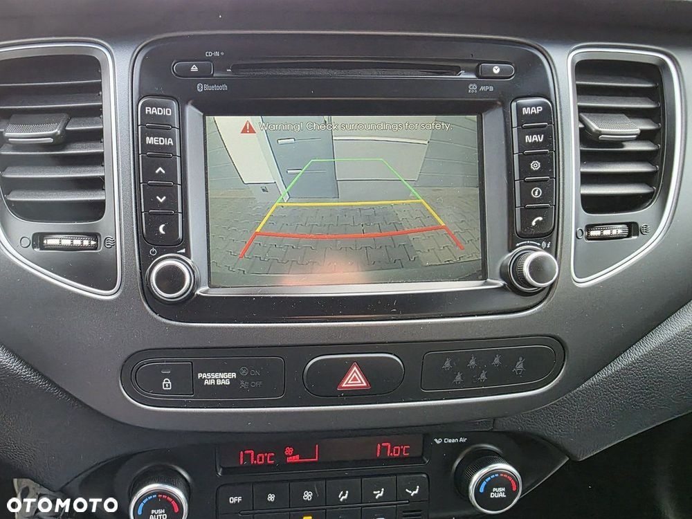 Kia Carens - 9
