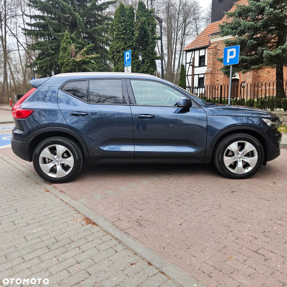 Volvo XC 40 B4 B AWD DKG Momentum Pro - 4