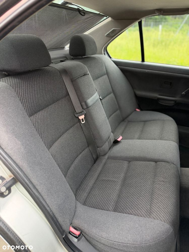 BMW Seria 3 320i - 18