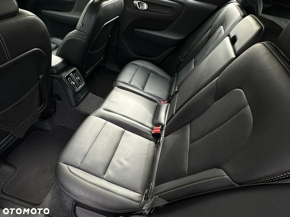 Volvo XC 40 - 18