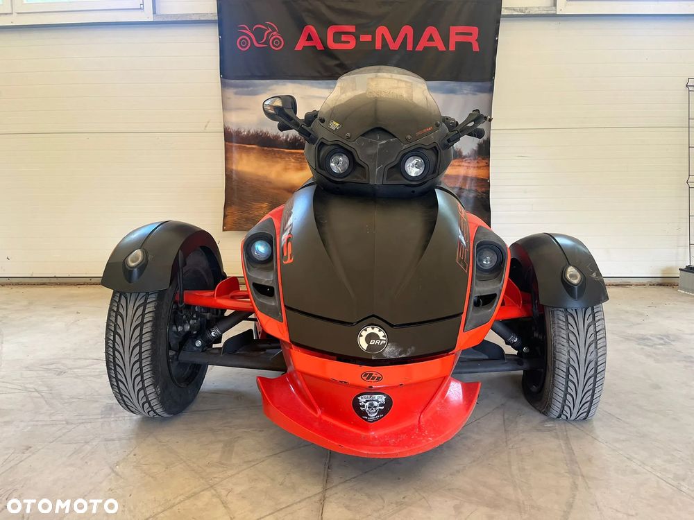 Can-Am Spyder - 2