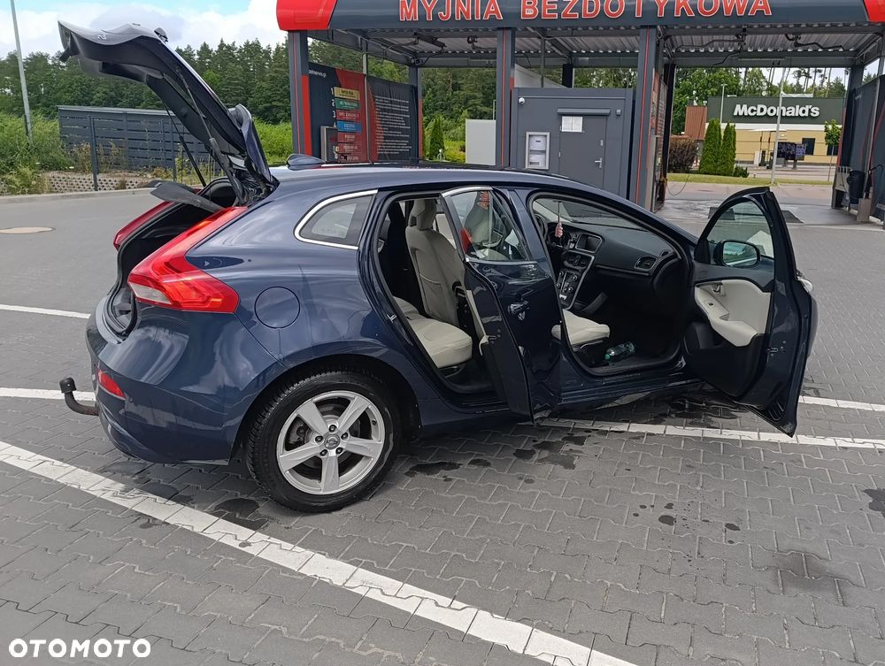 Volvo V40 D2 Momentum - 17