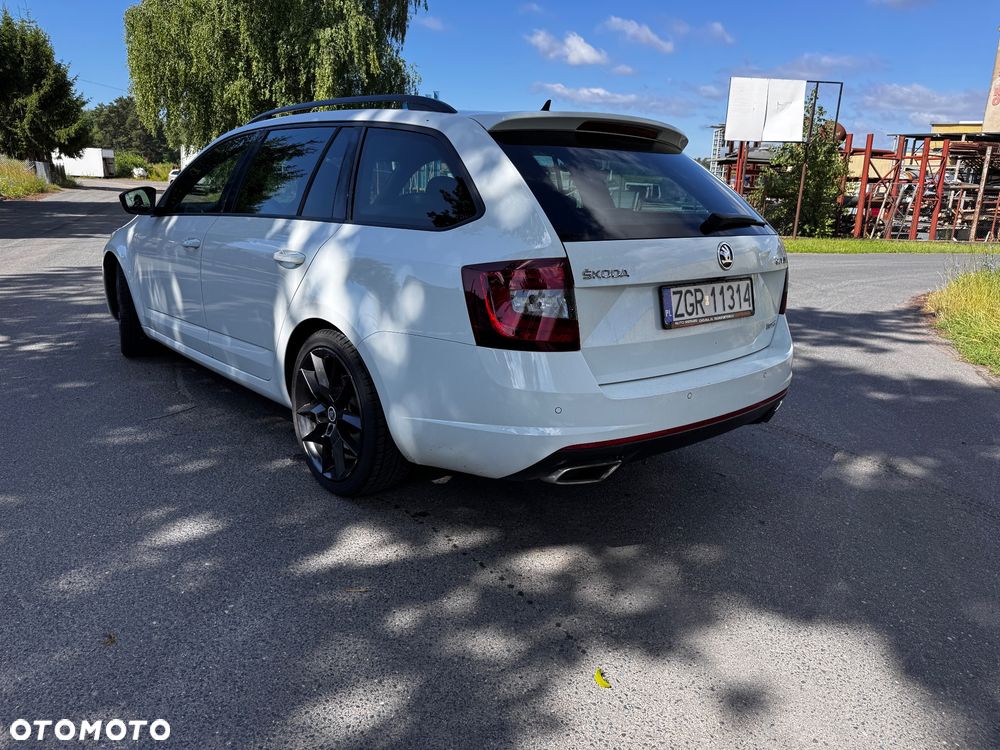 Skoda Octavia 2.0 TDI DSG RS - 3