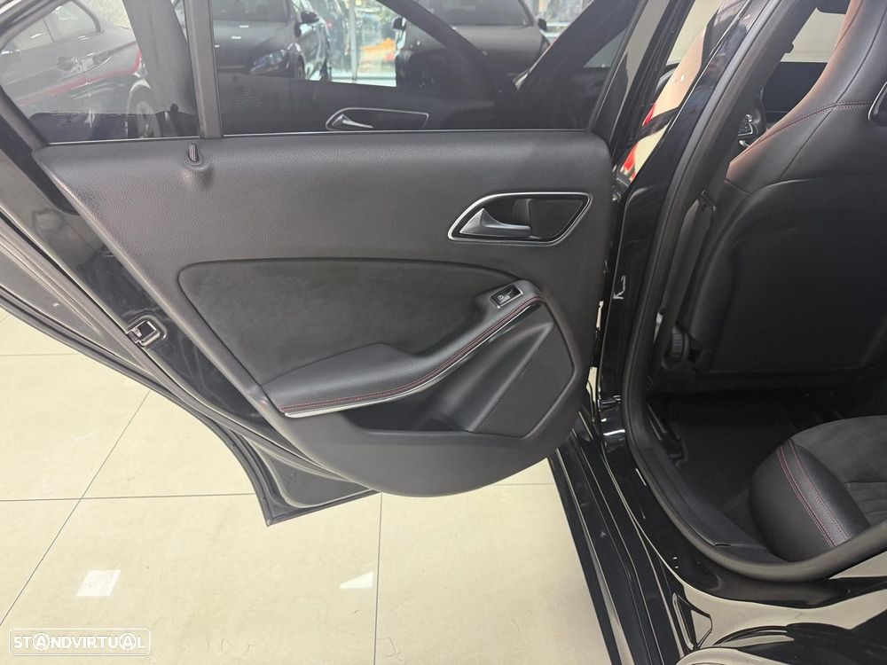 Mercedes-Benz A 180 7G-DCT AMG Line - 17