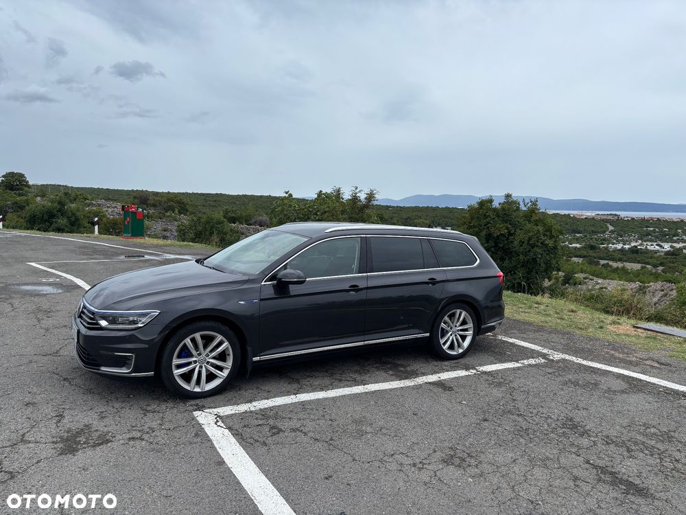 Volkswagen Passat - 8