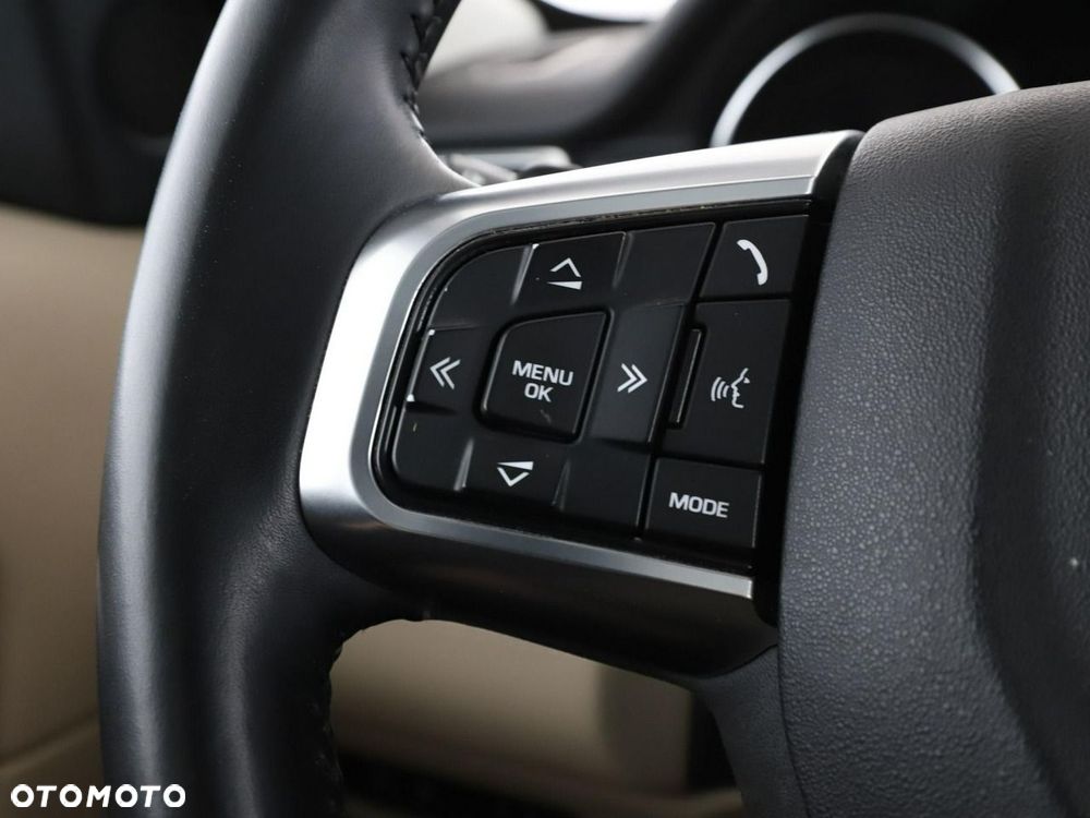 Land Rover Discovery Sport 2.0 TD4 SE - 30