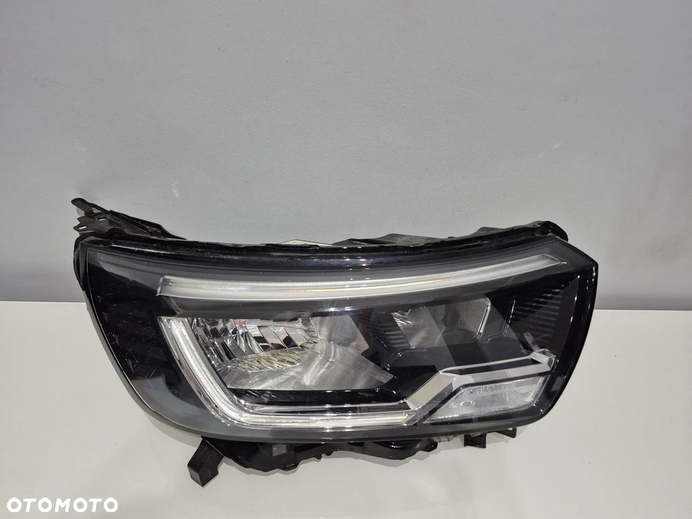 Renault Kangoo III 21- Lampa reflektor LED prawy przód 6PIN Europa oryginalny - 2