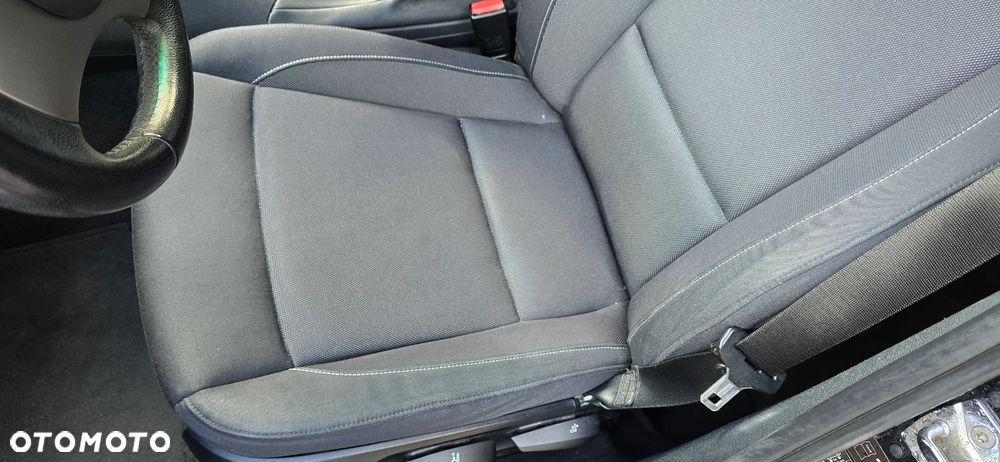 BMW Seria 1 118i - 5