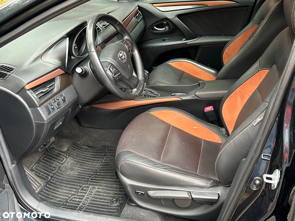 Toyota Avensis 1.8 Premium MS - 32