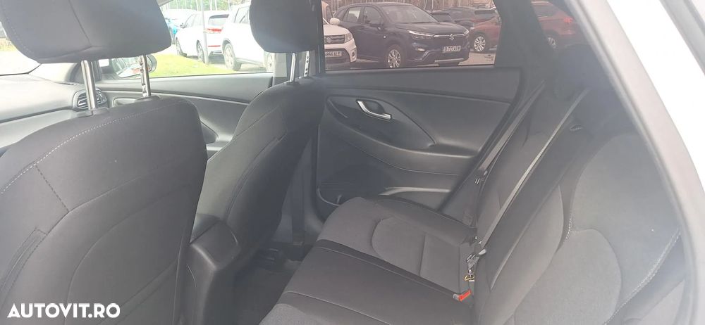 Hyundai i30 1.5 110CP 5DR M/T Highway - 10