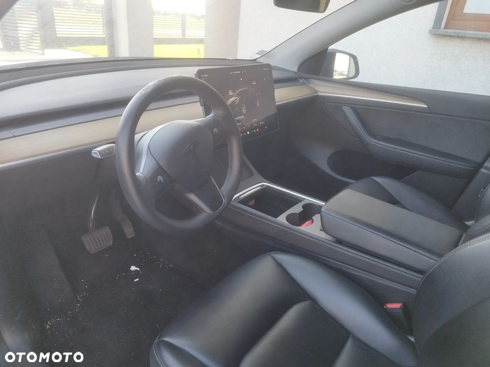 Tesla Model Y Standard - 3