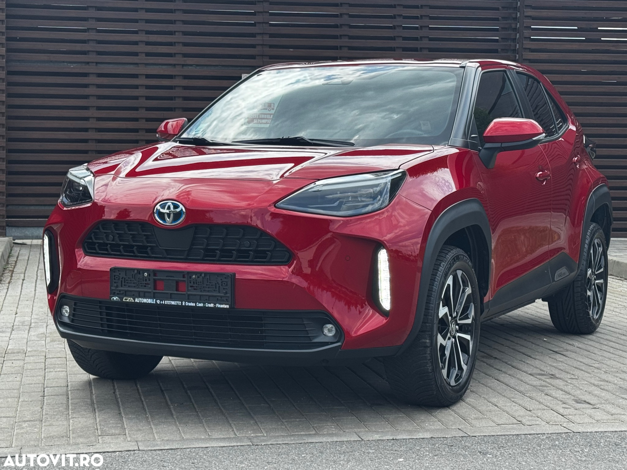 Toyota Yaris Cross 1.5 VVT-i HSD 116 4x4 HEV Dynamic - 8