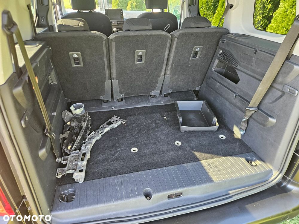 Citroën Berlingo XL 1.2 PureTech Live Pack S&S (7-os.) - 24