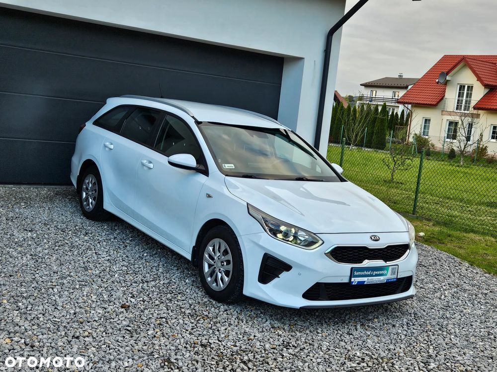Kia Ceed - 38