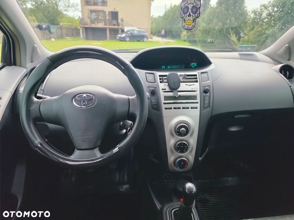 Toyota Yaris 1.0 Luna - 16