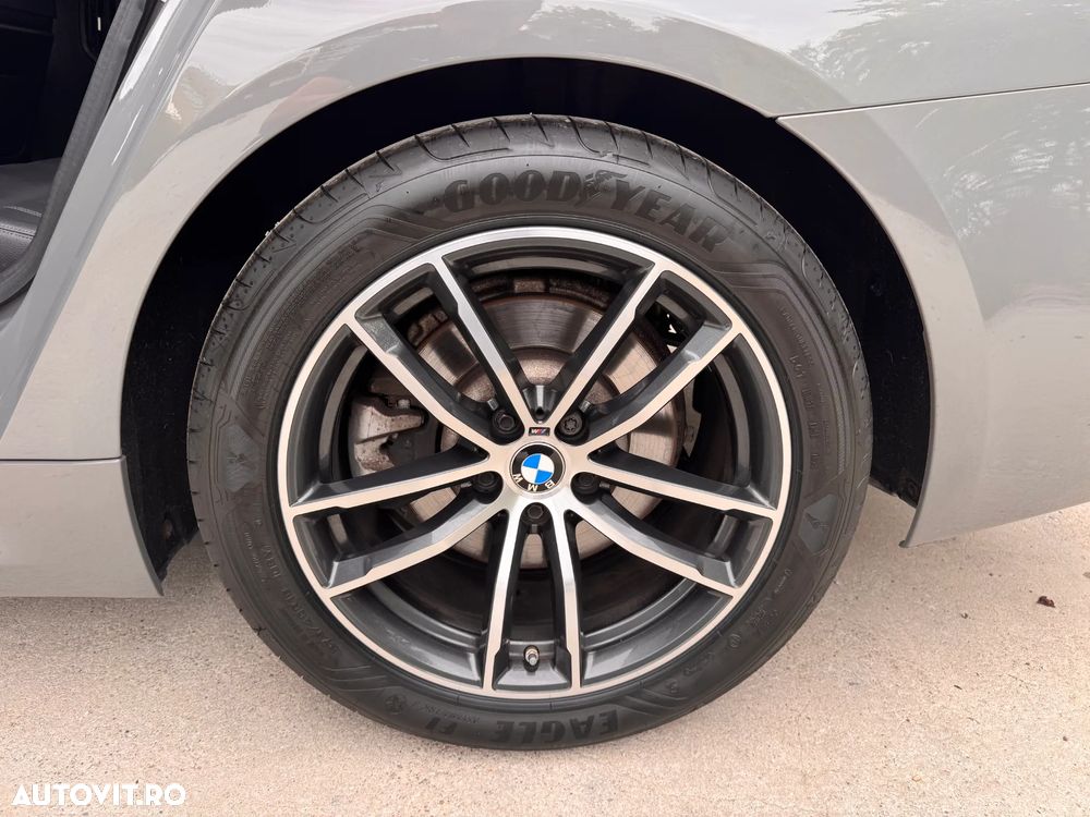 BMW Seria 5 520d Aut. M Sport Edition - 38