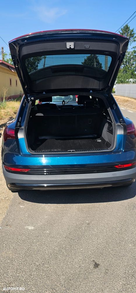 Audi e-tron quattro S - 5