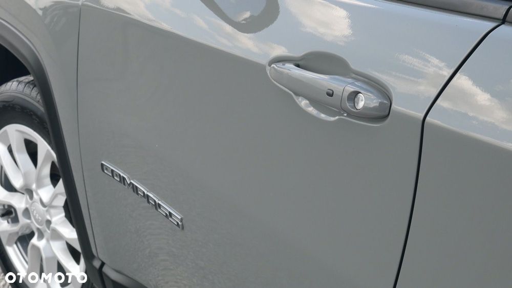 Jeep Compass - 24