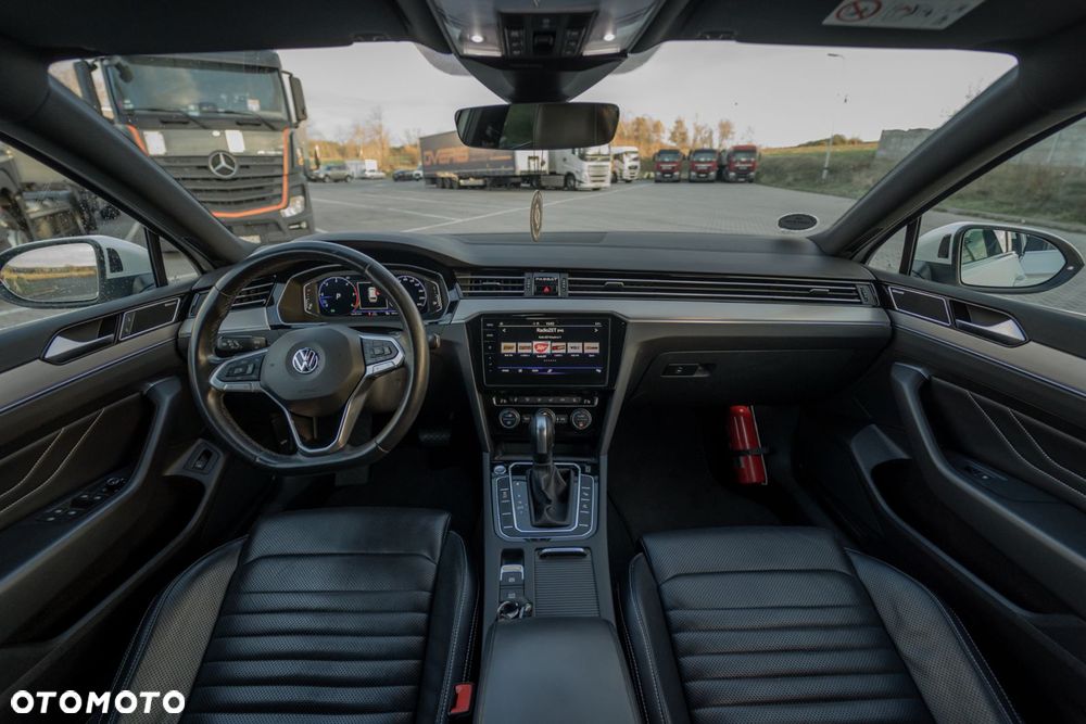 Volkswagen Passat 2.0 TDI Elegance DSG - 10